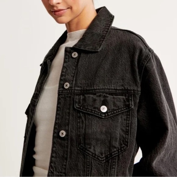 Abercombie & Fitch black Washed Denim Jacket in Small Size - Picture 5 of 8